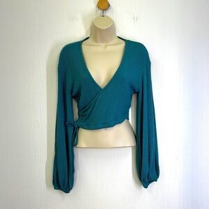 Urban Outfitters - Addie Soft Cozy Cropped Puffed Sleeves Wrap Top Size Small